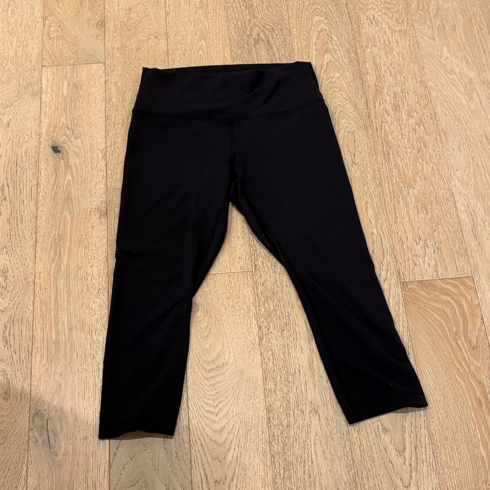 Black lulu lemon 3/4 length pants